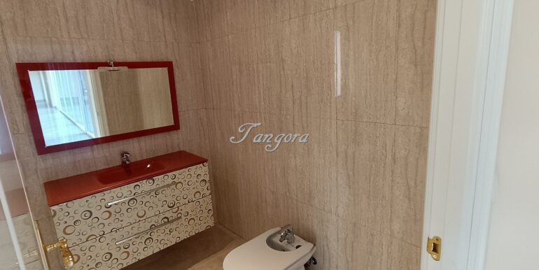 1726245894872 (Copy)