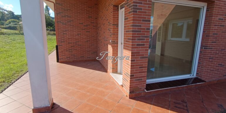 1726245913464 (Copy)