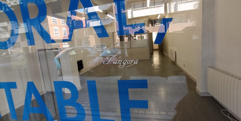 1759312179121 (Copy)