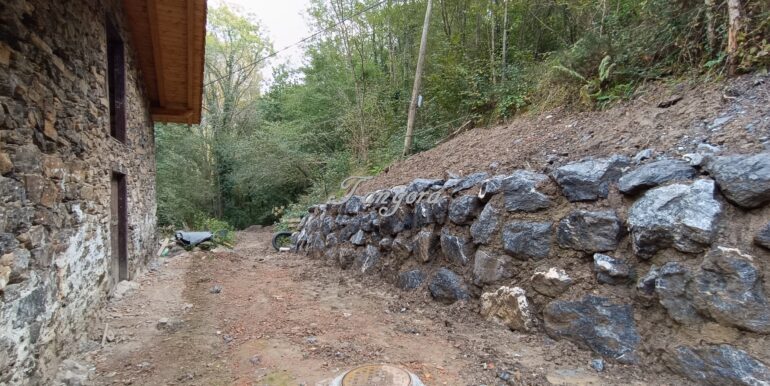 1759994084170 (Copy)