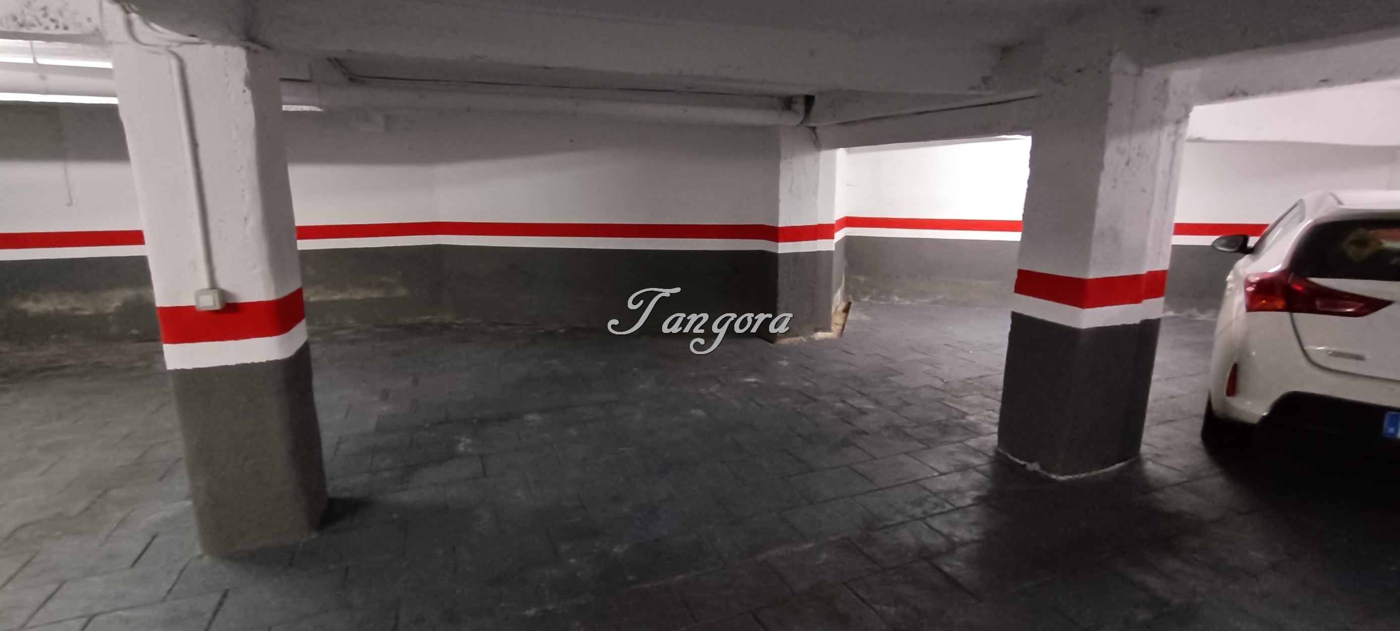 Estupenda parcela de garaje en el centro de Algorta.